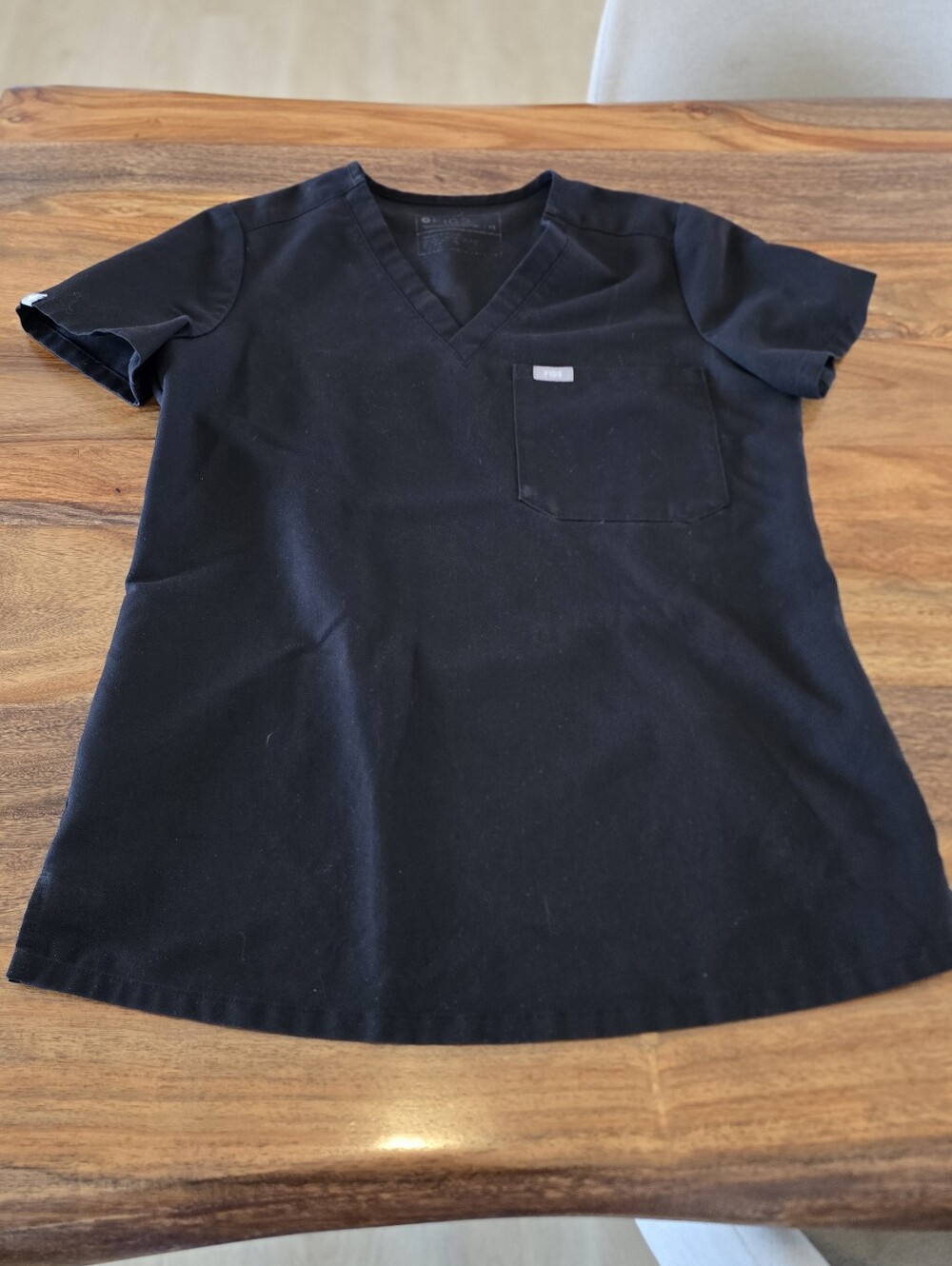 Women’s FIGS Catarina One-Pocket Scrub Top in Magenta (Size XSmall)